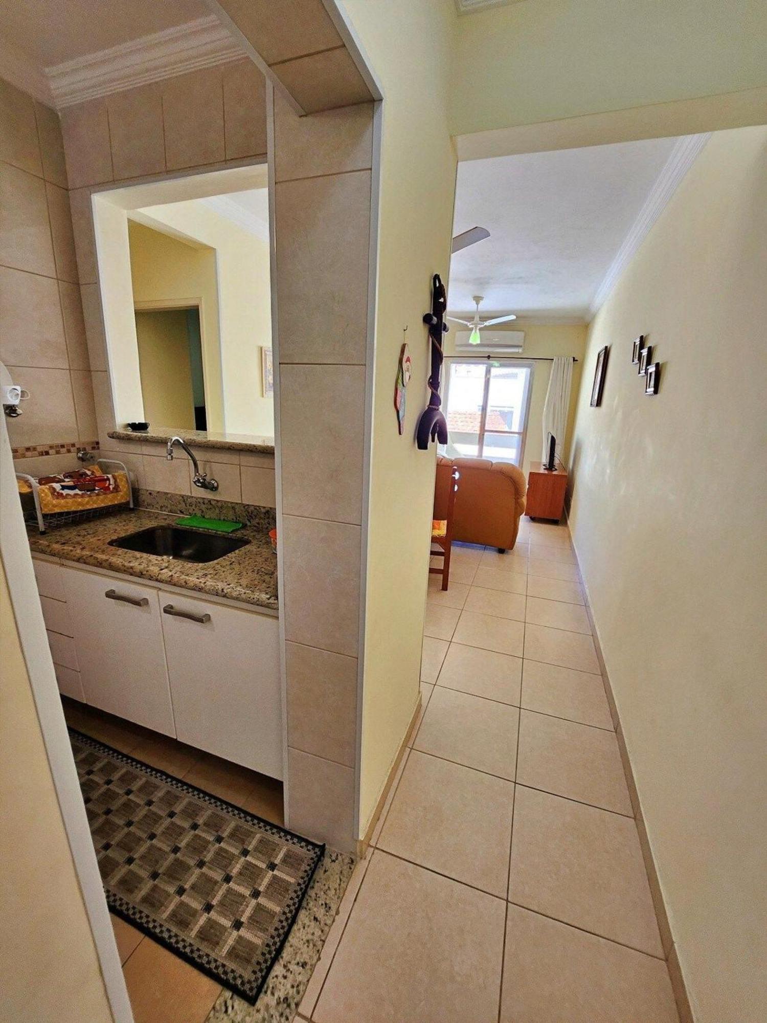 גוארויה Aconchegante Apto 01 Dorm C/Sacada, Ar-Cond, Wi-Fi, Lado Praia מראה חיצוני תמונה